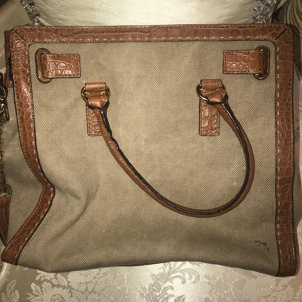 Micheal Kors Purse - Picture 2 of 3